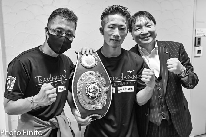FinitoYamaguchi's tweet photo. WBOアジアパシフィックスーパーバンタム級王座決定12回戦
井上 拓真(大橋) vs 和氣 慎吾(FLARE山上)
#ボクシング #モノクロ #boxing #monochrome #井上拓真 #TakumaInoue #和氣慎吾 #ShingoWake https://t.co/IYR7ZsDB76