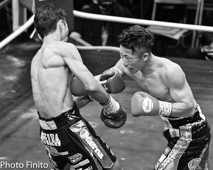 FinitoYamaguchi's tweet photo. WBOアジアパシフィックスーパーバンタム級王座決定12回戦
井上 拓真(大橋) vs 和氣 慎吾(FLARE山上)
#ボクシング #モノクロ #boxing #monochrome #井上拓真 #TakumaInoue #和氣慎吾 #ShingoWake https://t.co/mSzuy1Q0gd