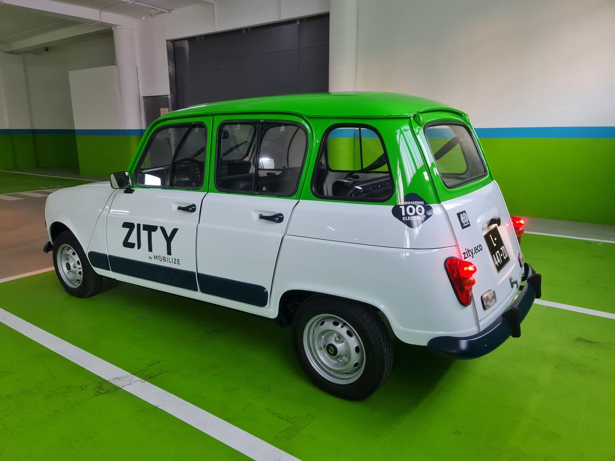 ZITY_JMateos's tweet photo. Para celebrar el 60 aniversario del @PrensaRENAULT 4L, @Zity ha dado su visión del “cuatro latas” con un coche 100% eléctrico vestido de #carsharing.
Maravilla del diseño, la técnica y pieza clave en la historia de España. Todo homenaje se queda corto.
#Renault4L #CuatroLatas https://t.co/fVrDsPSDW1