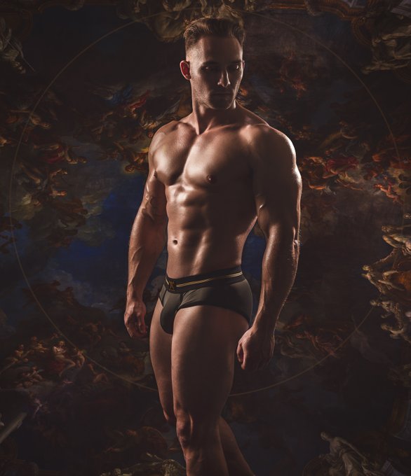 Darian Killip by @PaulJamnicky https://t.co/GiK6hulLCm
.
.
@men_mmmm @HotGuyZone @hotd_goodm @hot_connection2