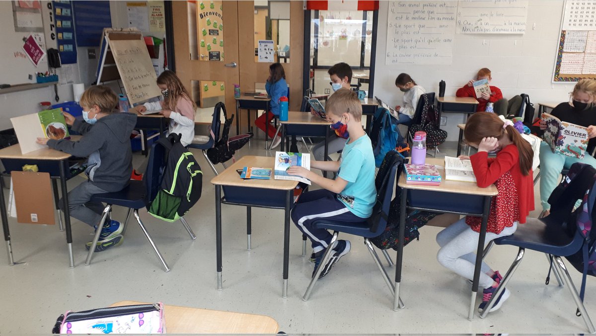 cooperbaileyFI's tweet photo. Ending the day with some independent reading before taking a few minutes to share our thoughts or something cool about our book with a friend.♥️📚 #developingaloveforreading https://t.co/G2mJTjihpM