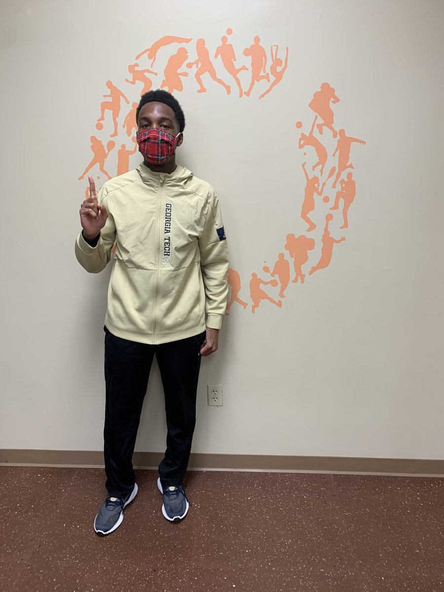 GeorgiaSportsPT's tweet photo. Final preparations in place!  Next stop —— regionals!!!! Wishing @m.ylescollins  and the rest of the @gt_tracknfield team good luck!  Appreciate you trusting us with your team’s care! 🐝🐝🐝
#georgiatech #trackandfield #dryneedling #atl #physicaltherapy #sportsmed #ncaa #acc https://t.co/L8Ib5bLNqc