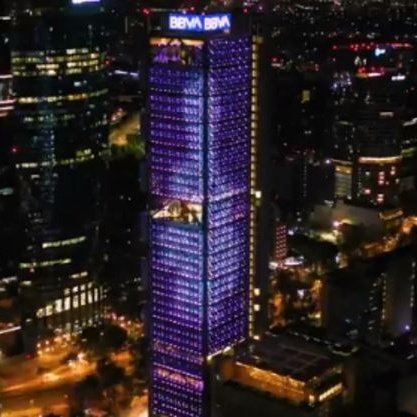 tswift_mx's tweet photo. Por el lanzamiento de Red Taylor's Version queremos que se ilumine la Torre BBVA de ROJO este 12 de Nov 
Tío,¿ @BBVA_Mex ready for it...?
Utilicen #TaylorSwiftEnTorreBBVA 

@taylorswift13
@taylornation13
#RedTaylorsVersion #TaylorSwift https://t.co/qNzc3cv4O7