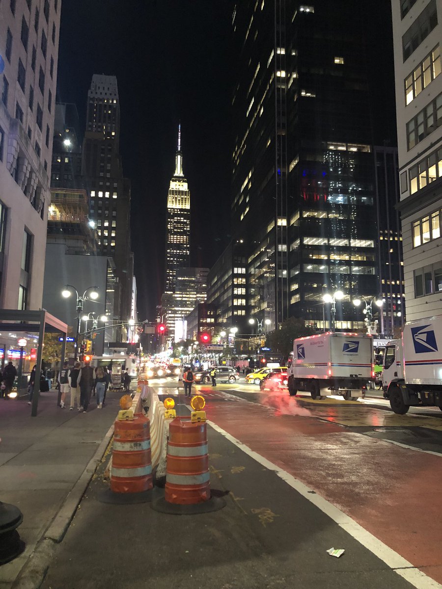 kayliekaywrites's tweet photo. I had moments yesterday when I wondered if the last year had just been a bad dream, did that all really happen? Being on board, being here, all just feels so normal! The city is buzzing, apparently last week it was quiet… life is returning to normal 🙌🏻 
https://t.co/OFh83SwcW6 https://t.co/K9F2G2sQzL