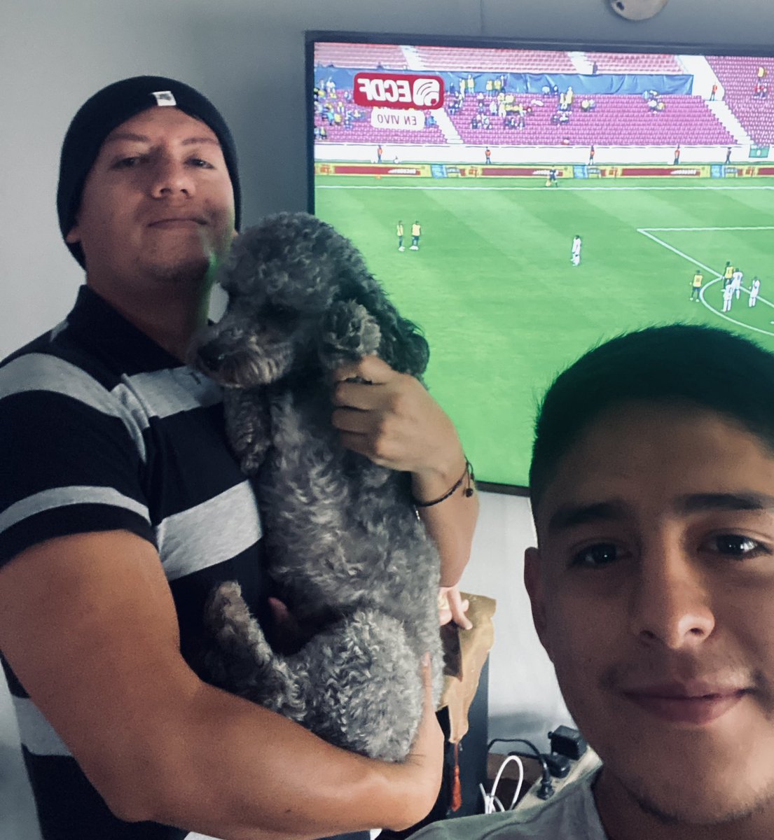 TrazeM's tweet photo. Apoyando juntos a  Ecuador 🇪🇨
 hoy ganamos!
 #LaTrixECDF @ElCanalDFutbol https://t.co/jpXRKfyIkH