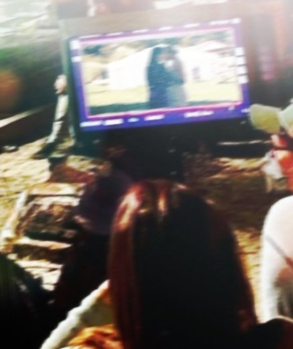 misfitsjinx's tweet photo. SUPERCORP KISSED but the cw cut it, here's the evidence: https://t.co/0SQoCQe2BT