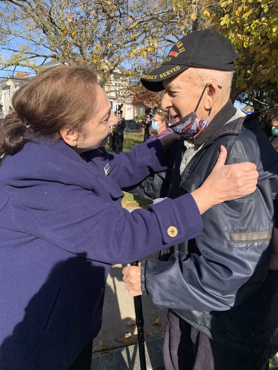 BrenCavanaugh's tweet photo. @JoshDentonNH commander of VFW led a packed &amp; patriotic ceremony to honor veterans  #VeteransDay2021 #portsmouthNH #goodwinpark #PortsmouthNH #VetsPowerUs https://t.co/RFkygbLxSV