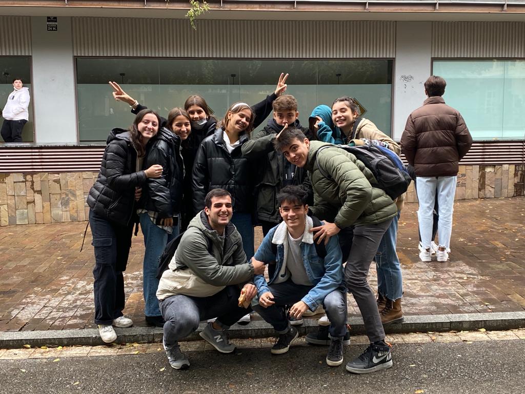 capdee11's tweet photo. Lluiiiiis jajajajajaja
Els de la foto ho entendran https://t.co/rL4sjJ2Mhh