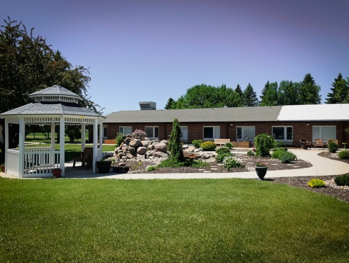 GoodSamCareers's tweet photo. The team at Good Samaritan Society in Park River, ND invite you to join us in making a difference for our residents.  We have a variety of clinical and non-clinical positions. Click this link to learn more about these opportunities! https://t.co/tPwq0HsHjx https://t.co/XZWdVoFT0m