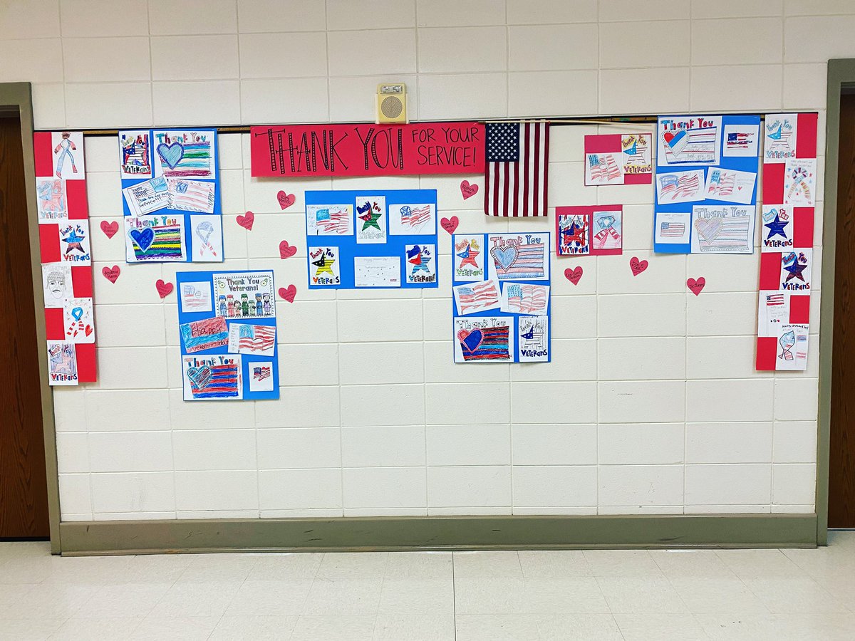 Our display in honor of #VeteransDay at <a href="/Minor_Community/">Minor Community School</a> featuring hearts for veterans close to the MCS family and student artwork. Thank you to all who have served our country 🇺🇸 #jefcoed #VeteransDay2021