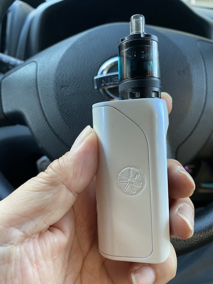 NDS74884138's tweet photo. おはようございますー。

天気は良いけど寒いですねぇ。
放射冷却？

ちゃちゃっと今日を乗り切って週末に突入しませう！

#vape好きな人と繋がりたい 
#Asmodas https://t.co/J3zjZGeUJ1