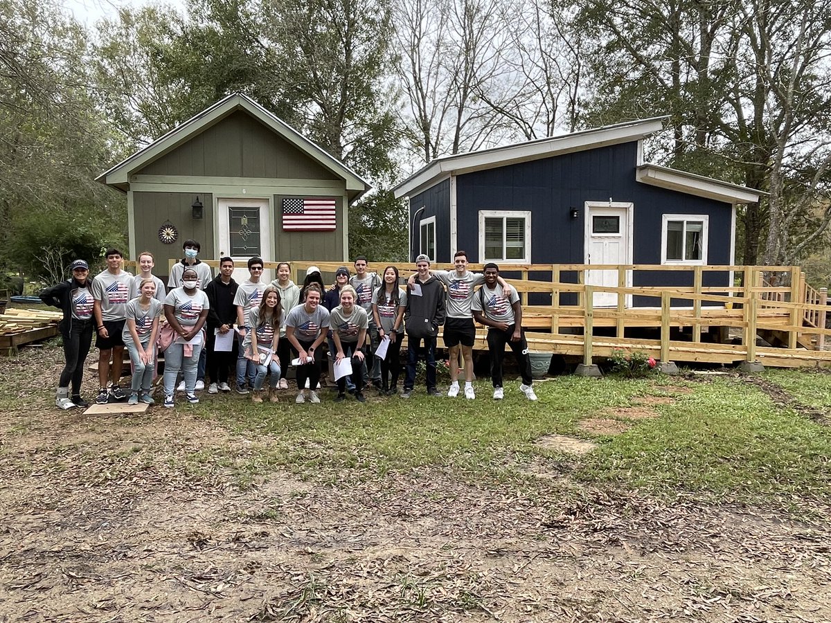 SCHS_Tiny_House's tweet photo. A few more pictures of today’s SCHS Veterans Day visit, thanks to @stephlopezzzz for sharing them! @HumbleISD @HumbleISD_CTE @HumbleISD_SCHS https://t.co/yOPiNabsEA