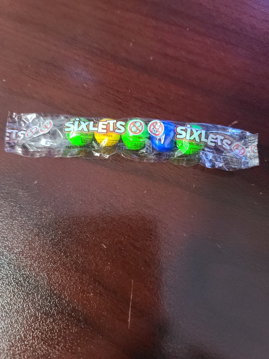 SylviaBungle's tweet photo. Not how I want my day to end....
Only 5 chocolates in the #Sixlets packet.
Where did my little #sixlet go? ๐ข ๐ญ https://t.co/qTvSWOYRS0