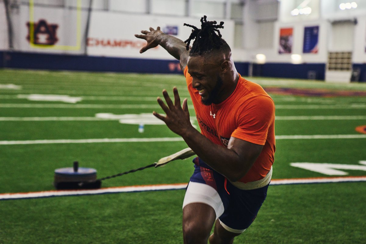 MikeyWallin's tweet photo. GRIND. 

Under Armour x Auburn Football https://t.co/ee0RVBhHwY