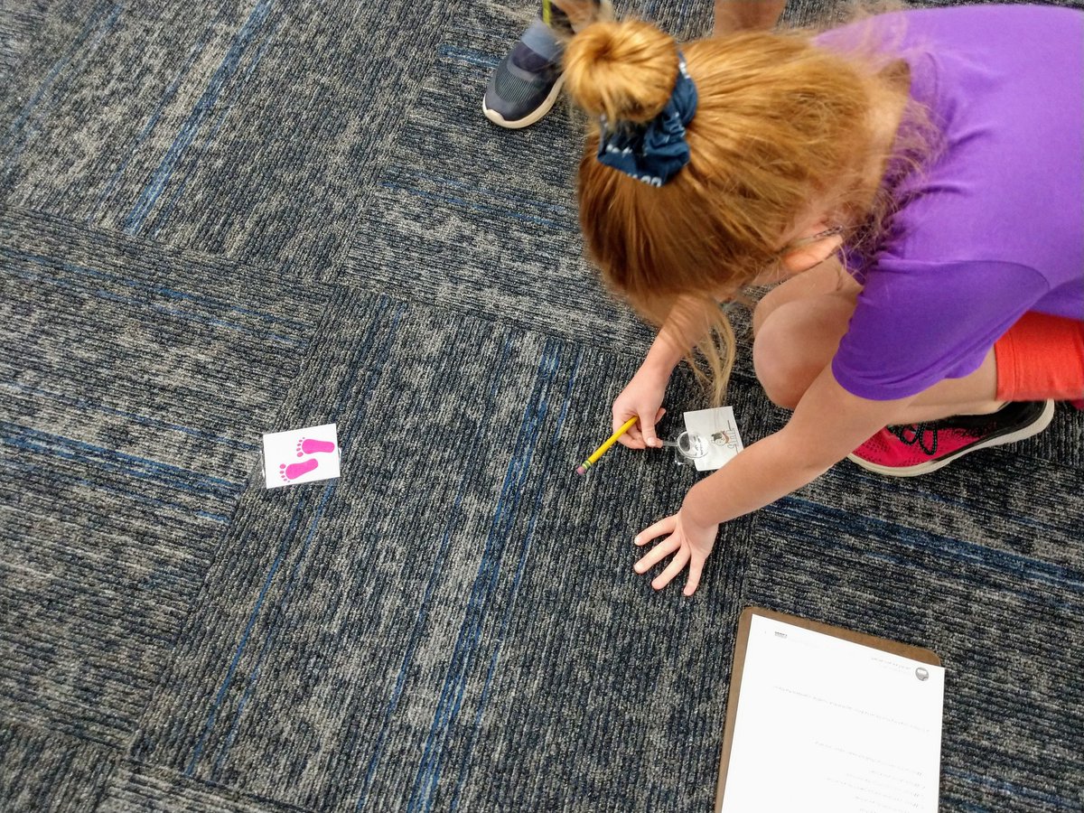 WallaceHESlib's tweet photo. Our @HESRegalEagle 3rd grade detectives followed the trails to determine which character was sharing safe and appropriate information online. #digitalcitizenship #hesshinebright #gcisdlib https://t.co/x5RJItLSAj