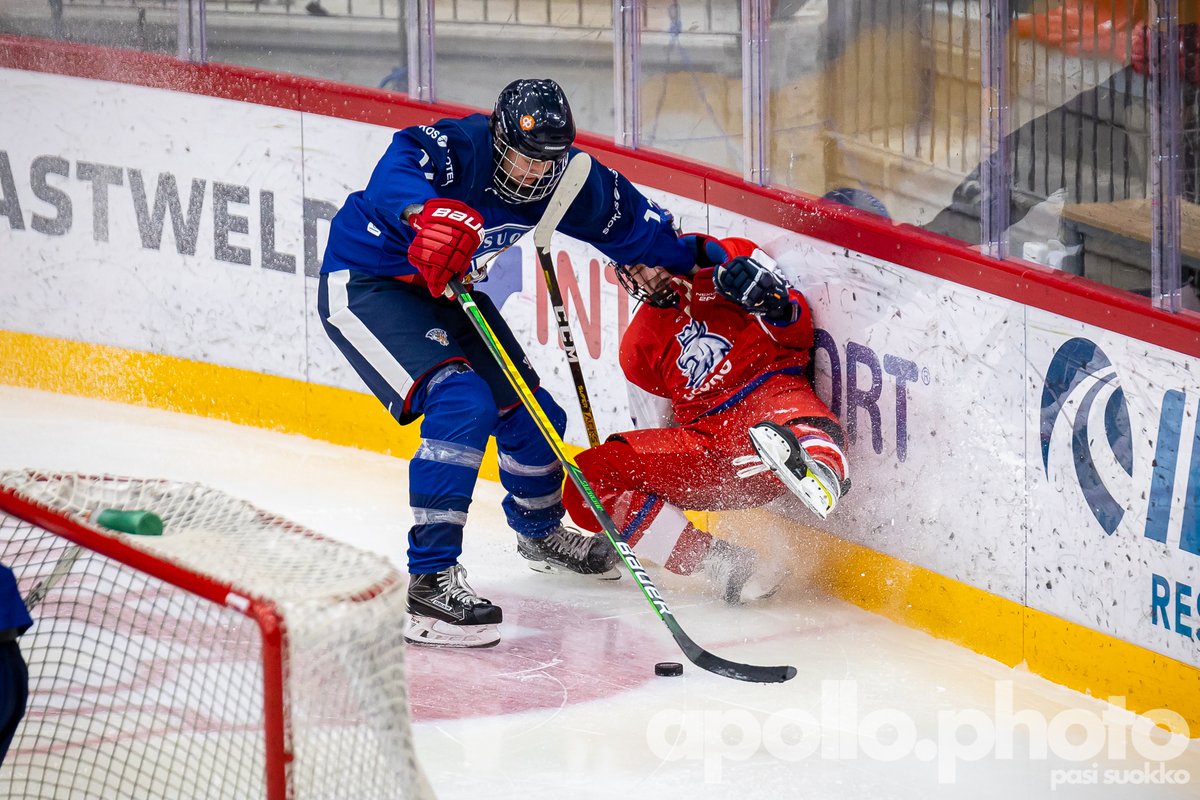 APhotoOffic's tweet image. 4 Nations Tournament U17 Vaasa ja eka päivän matsi nro 2, FIN - CZE.
Tasainen vääntö kääntyi lopulta tsekin voitoksi lukemin 2-3

Kuvat: @PasiSuokko 

#4shots  #apollophoto #Leijonat #U17 #U17hockey #sportphotographer #staytuna #4nationsU17 #teamfinlandU17 #teamczechrepublicU17