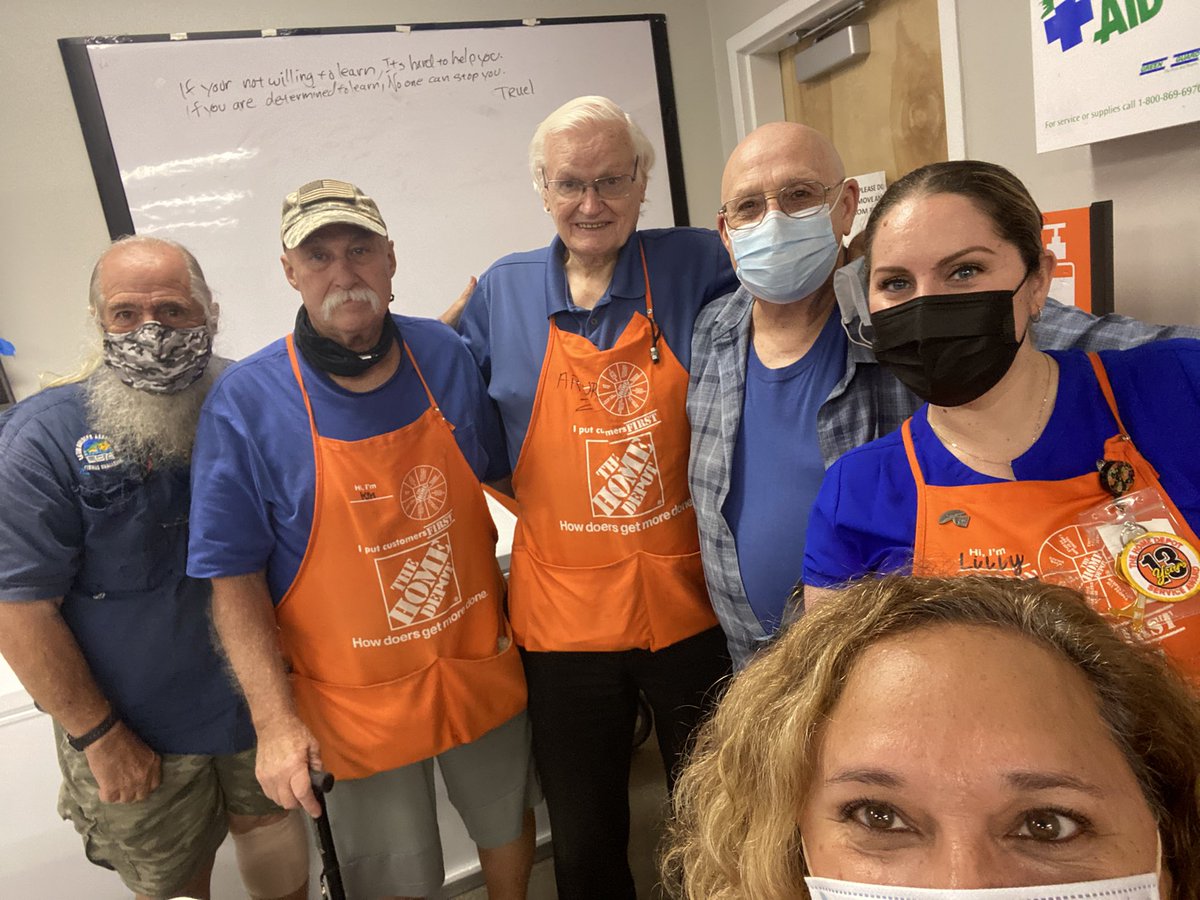 MabelSilvaHD's tweet photo. Giving some LOVE to our @HDSunrise Vets! THANK YOU for your Service!! @ShineldaM @Chris_Fraga_HD @HD_Lilly https://t.co/D3ZNjj4k7L