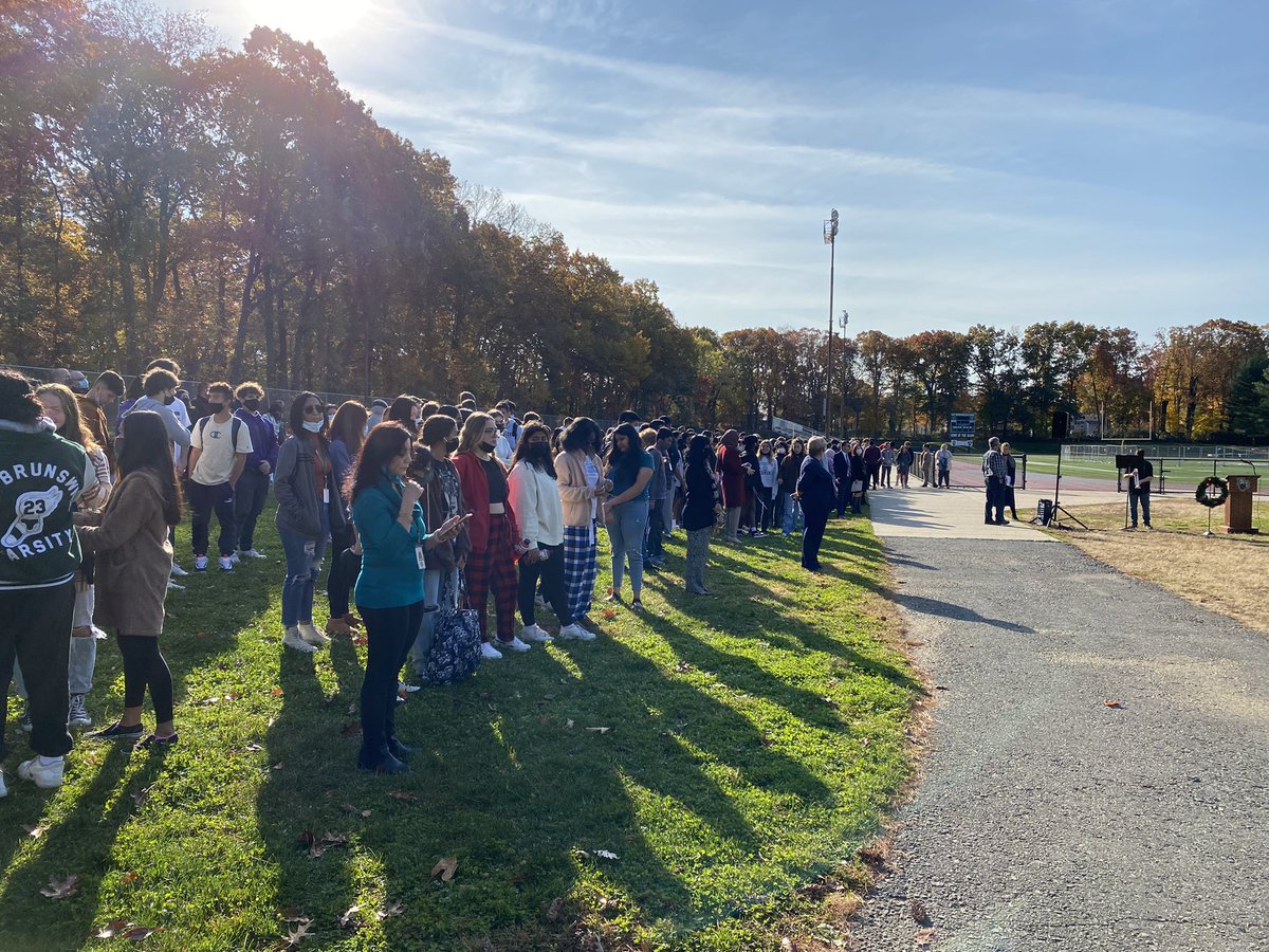 Beautiful acknowledgment and thanks given to our veterans today. Thank you @EBHSprinc and the counseling team for giving us the opportunity to show our appreciation.
