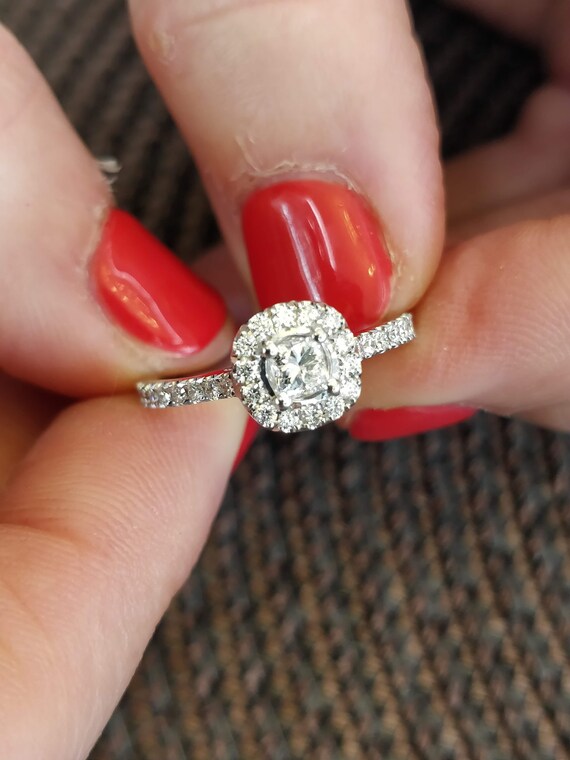 SavranskyP's tweet photo. 0.4 carat Unique halo diamond engagement ring, https://t.co/XTo3cLSq5A #jewelry #rings #engagementrings #customjewelry #halodiamond @etsymktgtool https://t.co/JU3XJiCOlM