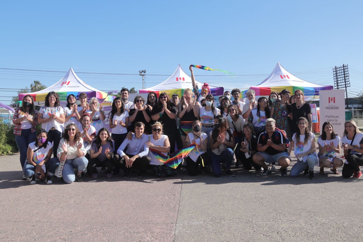 LetiGuerrero021's tweet photo. Junto a la ministra de @MinGenerosAR @EliGAlcorta , el intendente @LucasGhi y la candidata a diputada nacional @MoniMacha , participamos de la Segunda Plaza de Los Derechos en Cumelen, Castelar Centro. https://t.co/L7nmVe6G3h