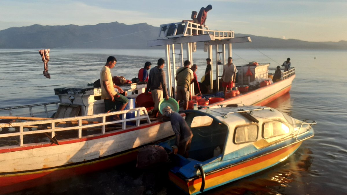 SLatu14's tweet photo. Jumat(12/11/21)
Syaprudin Latuconsina
Luhkan.Kab.Maluku Tengah
Melaporkan hsl tangkapan
Bp.M.Jen.Latuconsina,Ds.Pelauw
Nov.2021,Alat tangkap Purse Seine
Ikan Layang https://t.co/095iTSIGO7,20.000/Kg.
#giatluhkanSatminkalAmbon 
#luhkanKabMalteng #luhlapor 
#produksitangkap @brsmkp https://t.co/ZlhXR6NQMM