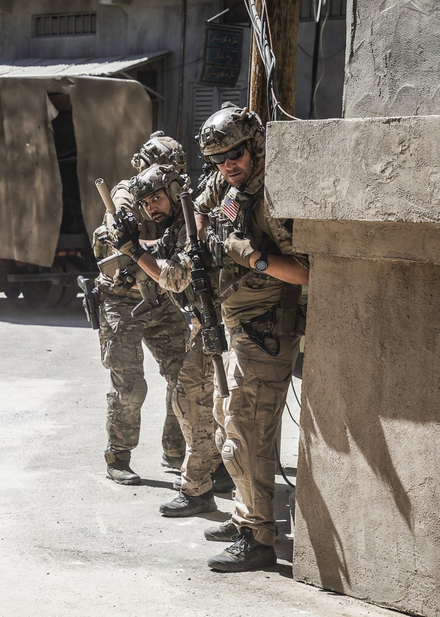 SEALTeam_pplus's tweet photo. Locked and loaded. #SEALTeam https://t.co/5uTyGQuNUv