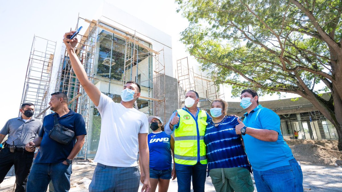 armandocalisps's tweet photo. Así están avanzando las obras en el macrodistrito de salud. Hoy con periodistas y vecinos recorrimos el espacio y conversamos sobre lo que viene. La salud es prioridad y muy pronto estará cerca de las personas que más lo necesitan #ElCambioNoSeDetiene https://t.co/qPZW1TYL3w