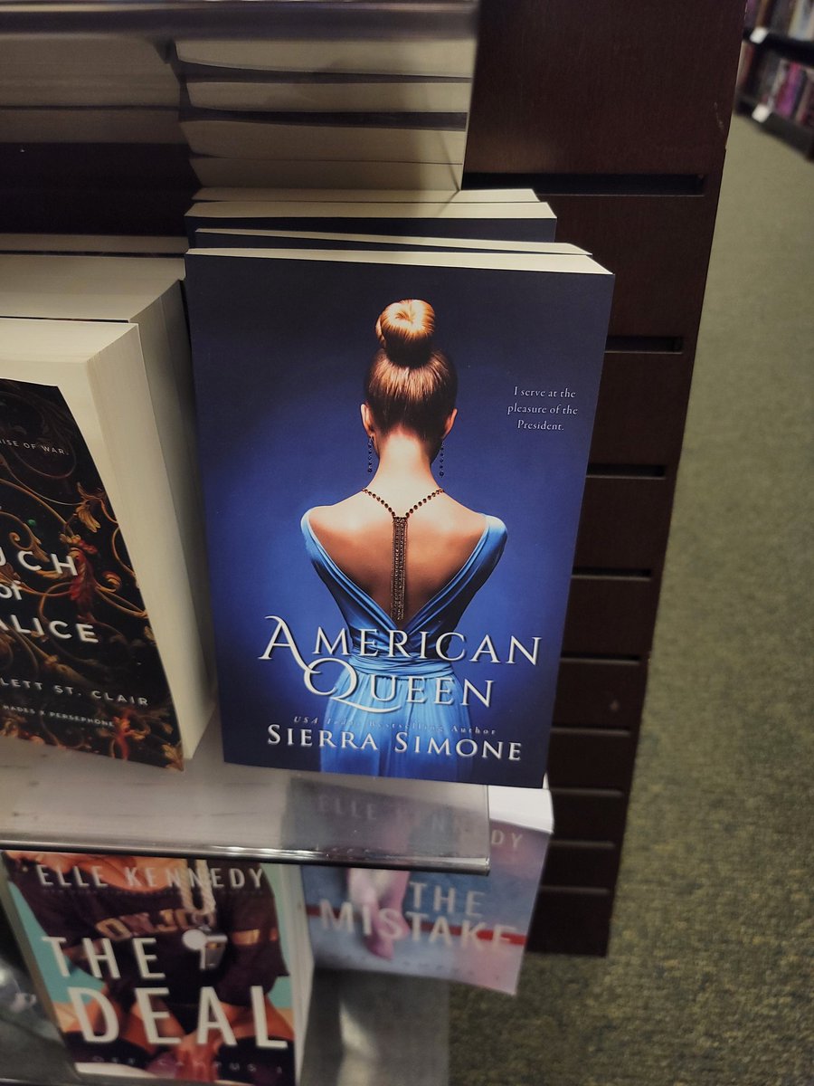 chicklit90's tweet photo. OMG THEY DO NOT HAVE THIS AT BARNES AND NOBLE!!! 🙈🙈🙈🙈🙈🙈 https://t.co/SGlPN9TIqi
