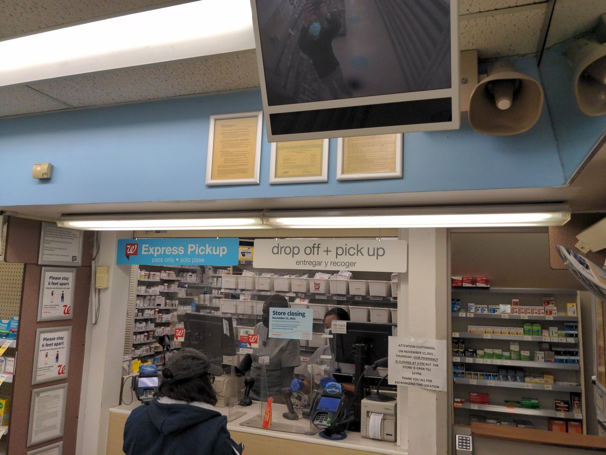 EvanLei1's tweet photo. One of the last minutes of the #Walgreens pharmacy as it closes at 3 pm. The whole store permanently closes at 10 pm today. #SanFrancisco #PermanentClosure https://t.co/kMcrlrjceF