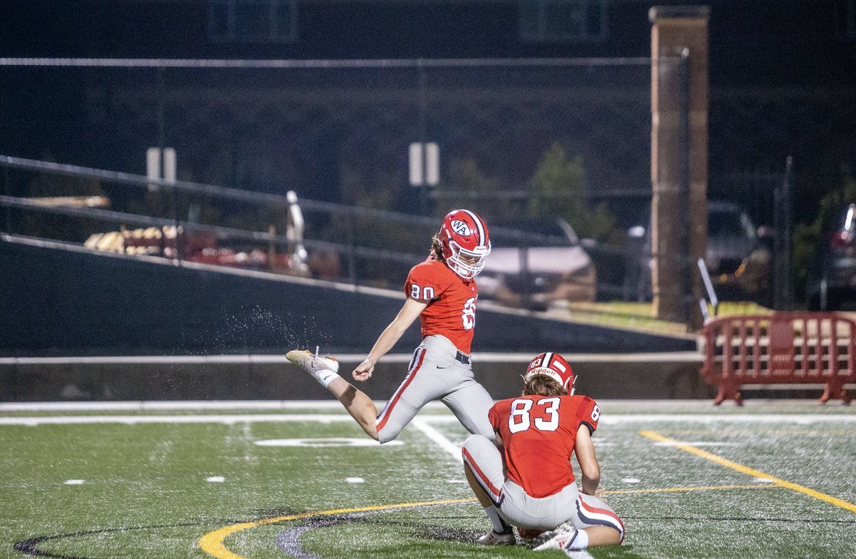 acpmpresearch's tweet photo. Congrats to @jeelonson &amp; team for making it to playoffs! 1st game is TONIGHT. Lee’s a senior place kicker for his hs football team. He’s fundraising for ACPMP by asking folks to pledge $/points.

So far, he’s raised over $3k!!!

Good luck tonight, Lee!  🏈https://t.co/f1CqSdR2J7 https://t.co/oMPFfho52E