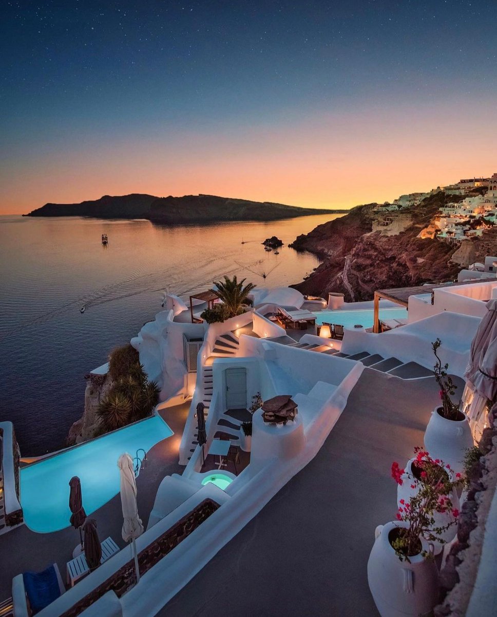 xFuzz__'s tweet photo. Santorini https://t.co/K9yHFA8ETY