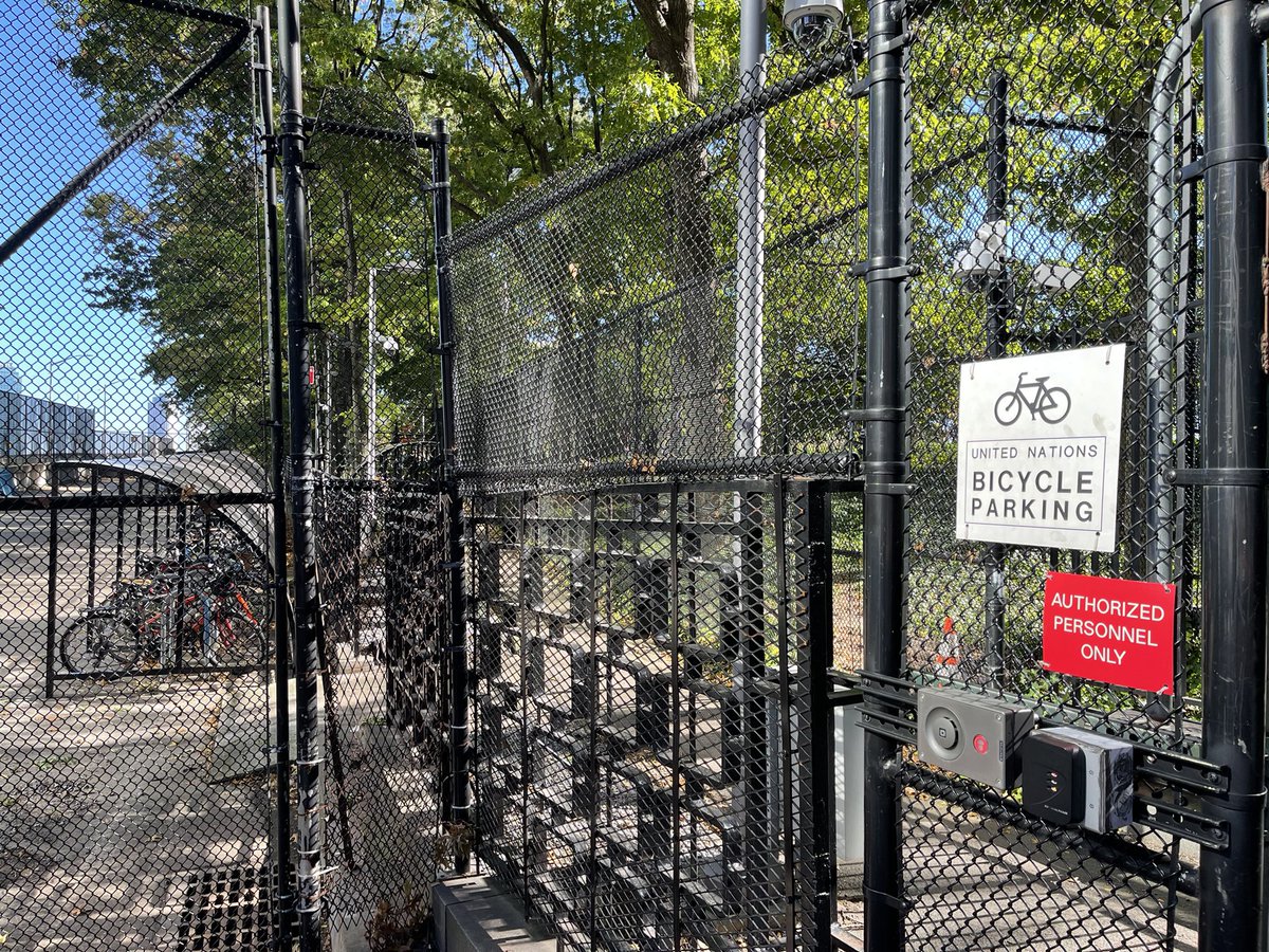 foeniculum's tweet photo. Bicycle parking can be a commuter headache. Also at the #UnitedNations. They provide a protected spot on the edge of the HQ perimeter. But bikes are not allowed onto the UN compound or into the parking garage. Cars are. We figured it was time to change that. #UN #ACABQ #bikenyc https://t.co/7Bzk0rsOWC