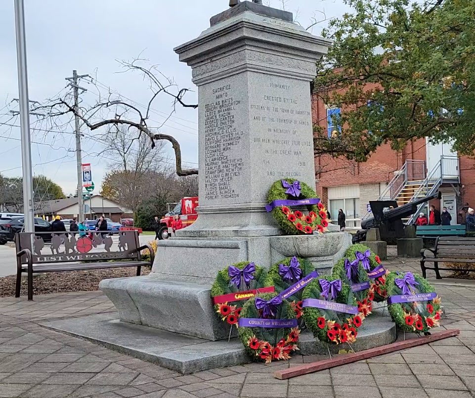 wellingtncounty's tweet image. Today we remember and honour all service members, past and present, for their service and sacrifices. #LestWeForget 
.
Thank you for all the services that took place throughout #WellingtonCounty to acknowledge #remembranceday