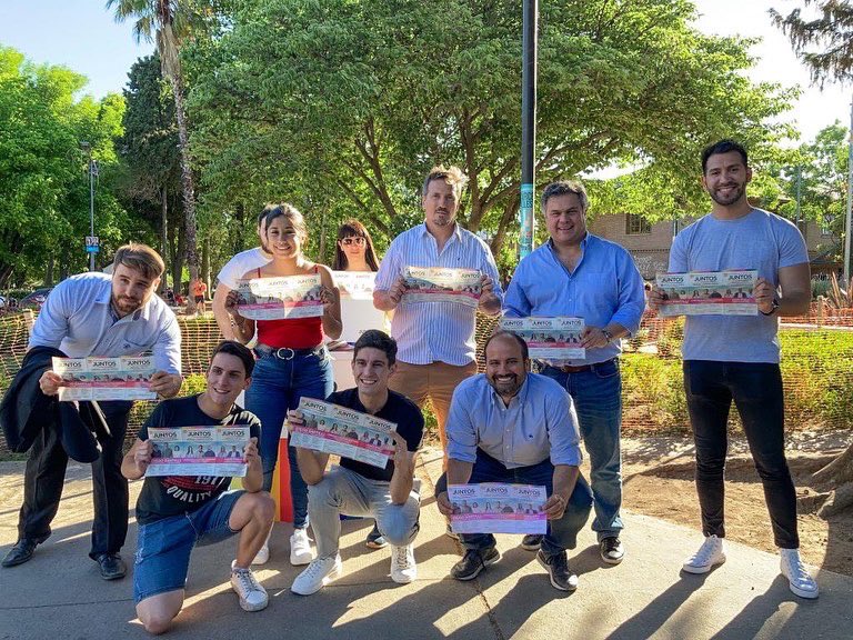 SLopezMedrano's tweet photo. Último día antes de la veda y seguimos estando donde tenemos que estar: en la calle y cerca de los vecinos. Con todo el equipo, estuvimos escuchando y repartiendo las boletas con las que este domingo, Juntos, vamos a decirle #BASTA al Kirchnerismo en la Provincia y en #SanMartín. https://t.co/NJFsq4rbC4
