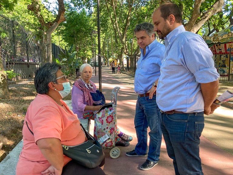 SLopezMedrano's tweet photo. Último día antes de la veda y seguimos estando donde tenemos que estar: en la calle y cerca de los vecinos. Con todo el equipo, estuvimos escuchando y repartiendo las boletas con las que este domingo, Juntos, vamos a decirle #BASTA al Kirchnerismo en la Provincia y en #SanMartín. https://t.co/NJFsq4rbC4
