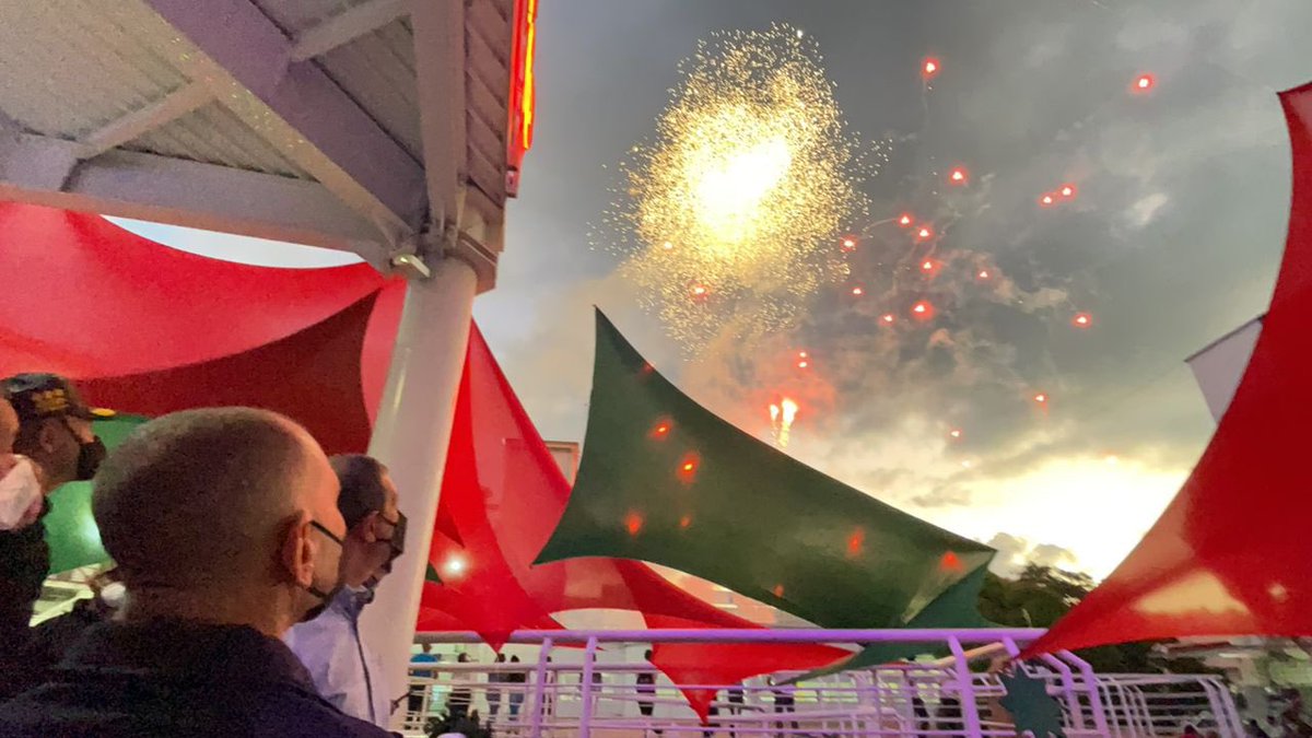 CeballosIchaso1's tweet photo. Desde la Universidad Nacional Experimental de la Seguridad, iniciamos la Navidad con el encendido de luces, entre gaitas, fuegos artificiales, solidaridad y camaradería nos preparamos para recibir al niño Jesús, en Familia Policial, Vamos Juntos  por La Paz #NavidadesSeguras2021 https://t.co/gkrUsTMXsv