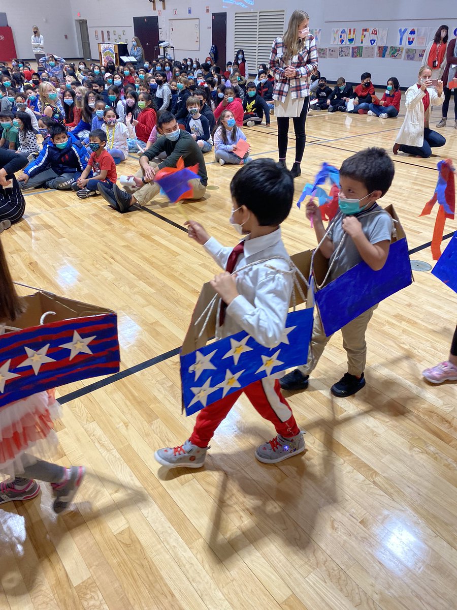 _BrianField's tweet image. So proud of the way West Ottawa honors Veterans on Veteran’s Day! Thank you to all who have and are serving!