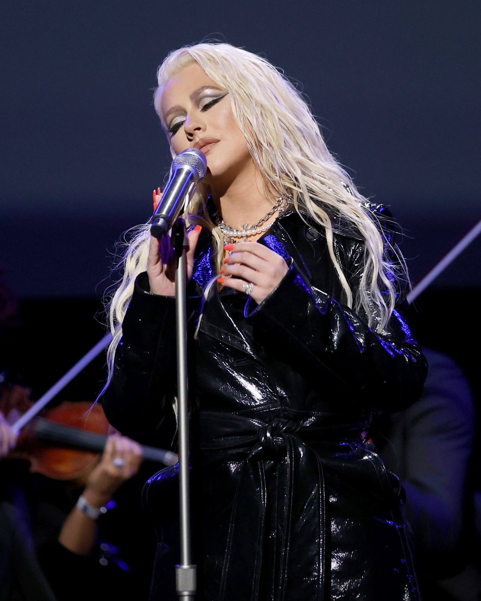 xtina's tweet image. Last night’s #MasterClassFirstLook event was so special ❤️ I’ve loved being a part of the @MasterClass family since the early beginnings and I’m so excited to share my second class with you soon!!