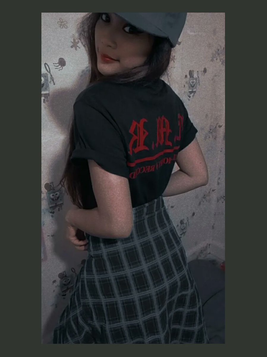 EMR978's tweet photo. Follow the beautiful @gladzther27 on TikTok! https://t.co/nU8wn9lPeN