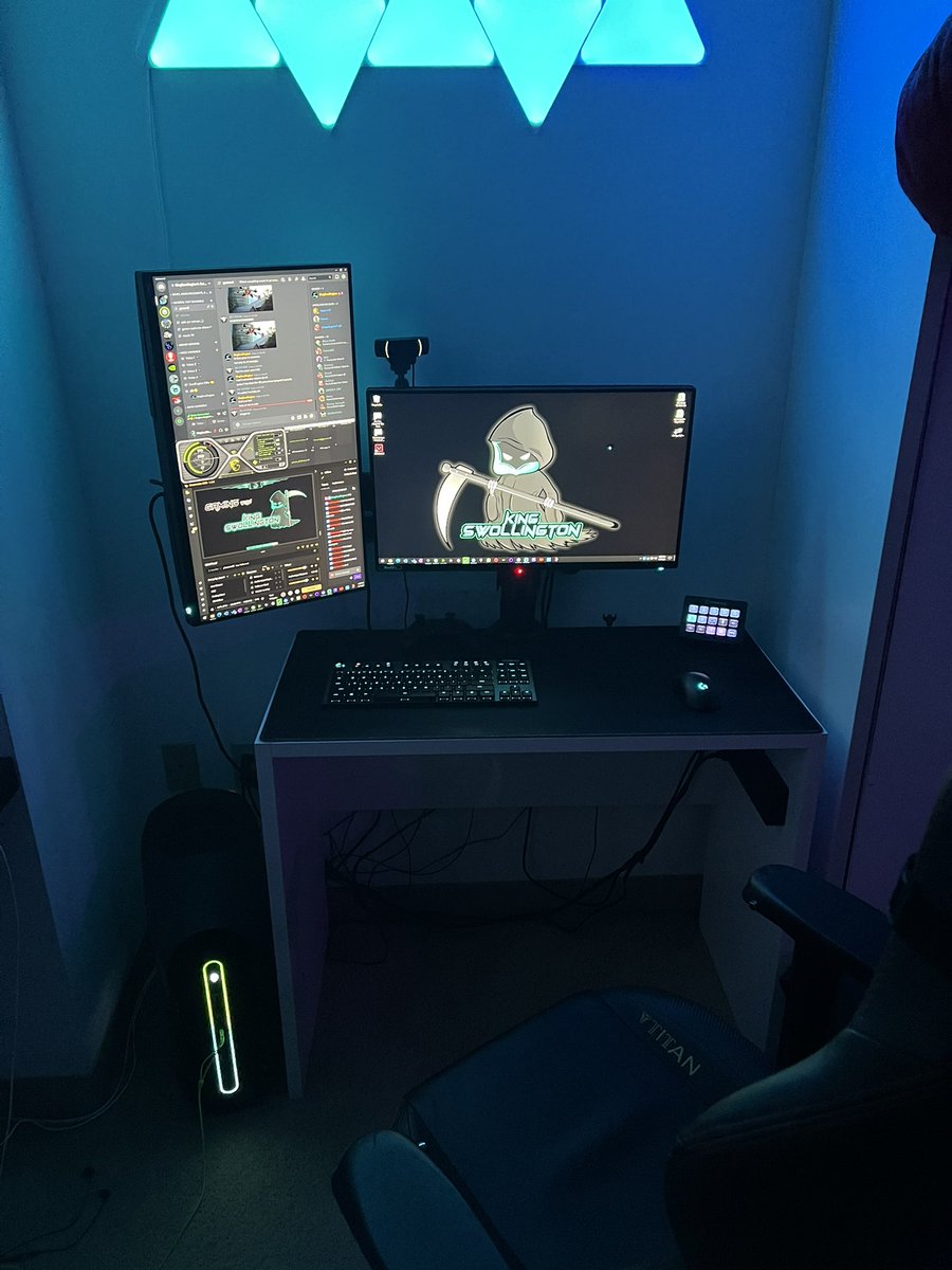 KingSwollington's tweet photo. @Alienware #MyAlienware (s) lol https://t.co/BeKr2UGDxc