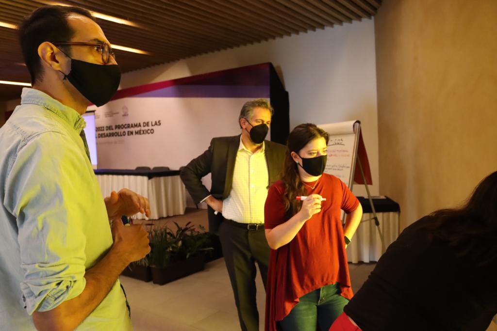 LorenzoJdeL's tweet photo. Segunda jornada de nuestro retiro @PNUD_Mexico . Hoy hemos repasado lo hecho por la oficina en el 2021 e igualmente hemos trabajado sobre las líneas maestras de nuestra estrategia para el 2022. https://t.co/yg7oGJVjPD