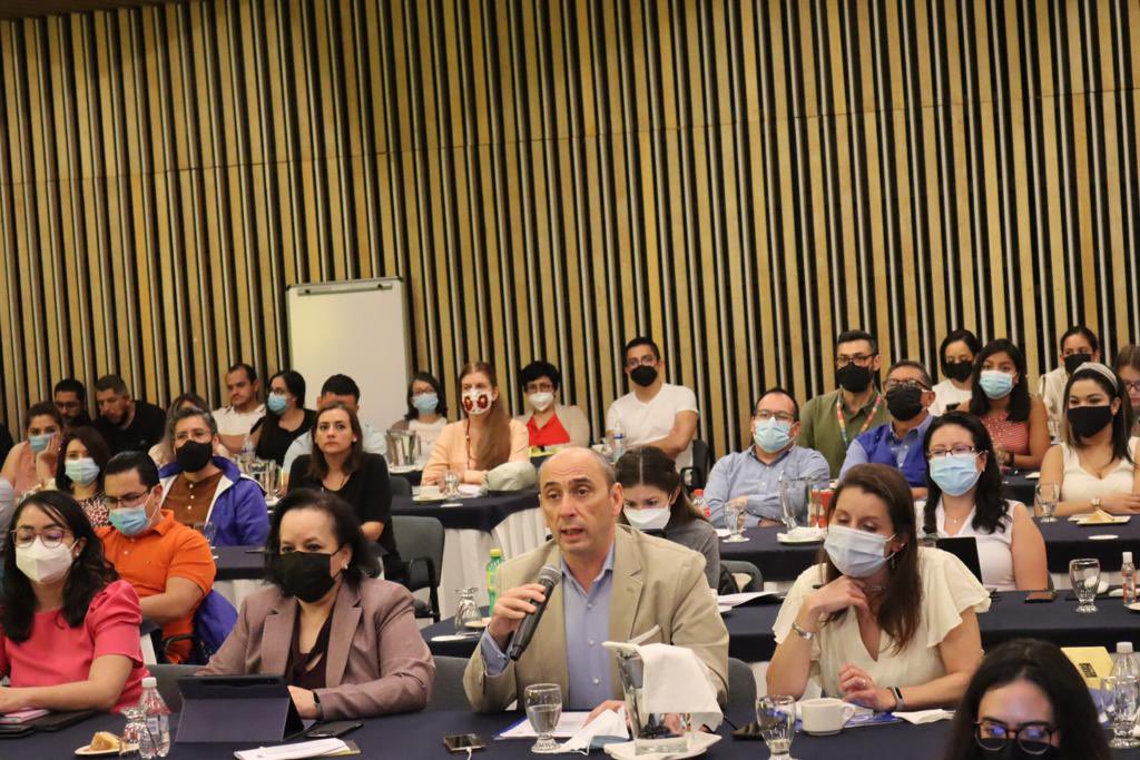 LorenzoJdeL's tweet photo. En esta jornada del retiro hemos contado con nuestros jefes @LFLopezCalva y @ljmaguire quieres nos dieron algunas directivas corporativas clave además de tener halagadoras palabras hacía lo hecho por @PNUD_Mexico . Gracias Luis Felipe y Linda. Os esperamos presencialmente pronto. https://t.co/dZ5CiTKxO0