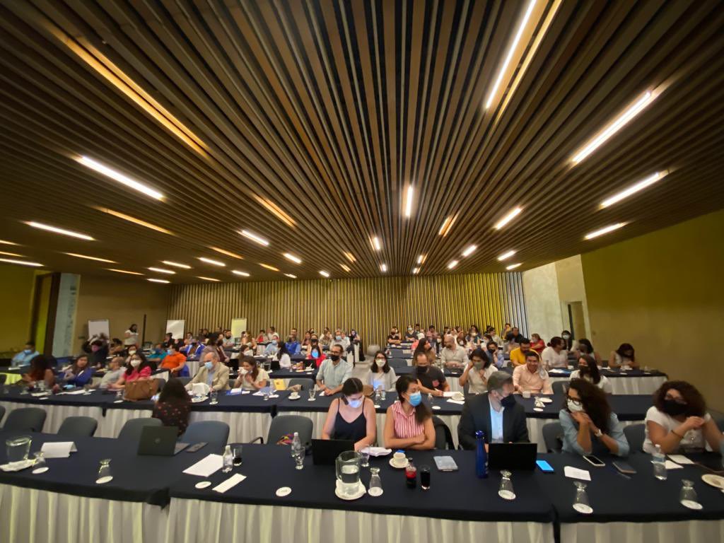 LorenzoJdeL's tweet photo. En esta jornada del retiro hemos contado con nuestros jefes @LFLopezCalva y @ljmaguire quieres nos dieron algunas directivas corporativas clave además de tener halagadoras palabras hacía lo hecho por @PNUD_Mexico . Gracias Luis Felipe y Linda. Os esperamos presencialmente pronto. https://t.co/dZ5CiTKxO0