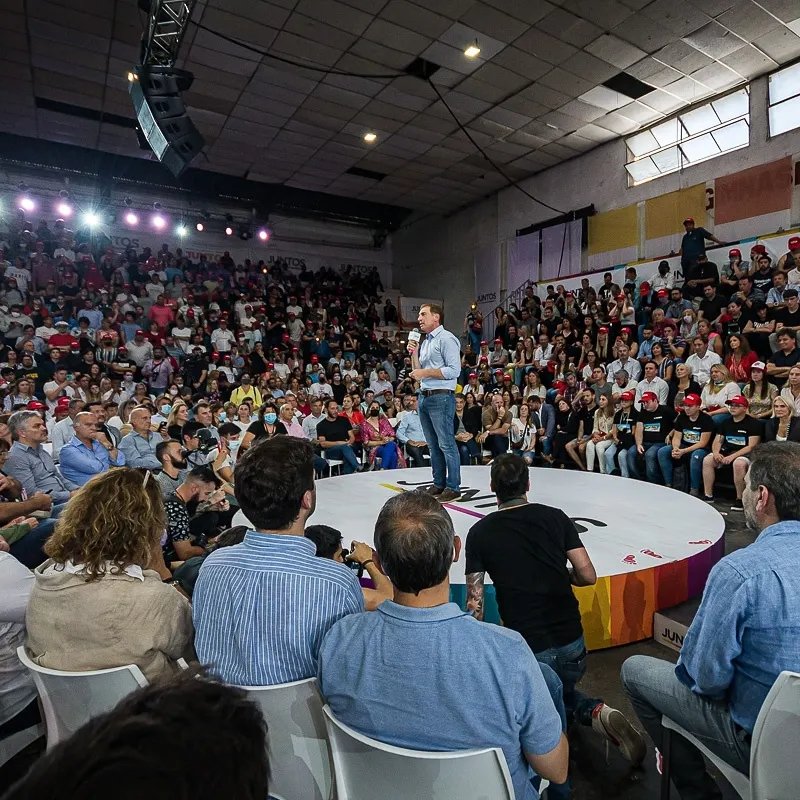 MatiasLopezBA's tweet photo. Acompañando a @diegosantilli en el cierre de campaña en La Plata. Somos millones los que queremos un país mejor. 🤜🏽🤛🏽
Este domingo digamos #BASTA y votemos por un futuro con más seguridad, educación y trabajo. Juntos vamos a hacer la diferencia. #EsJuntos #EsElColo 🇦🇷 https://t.co/x6Iili2co9