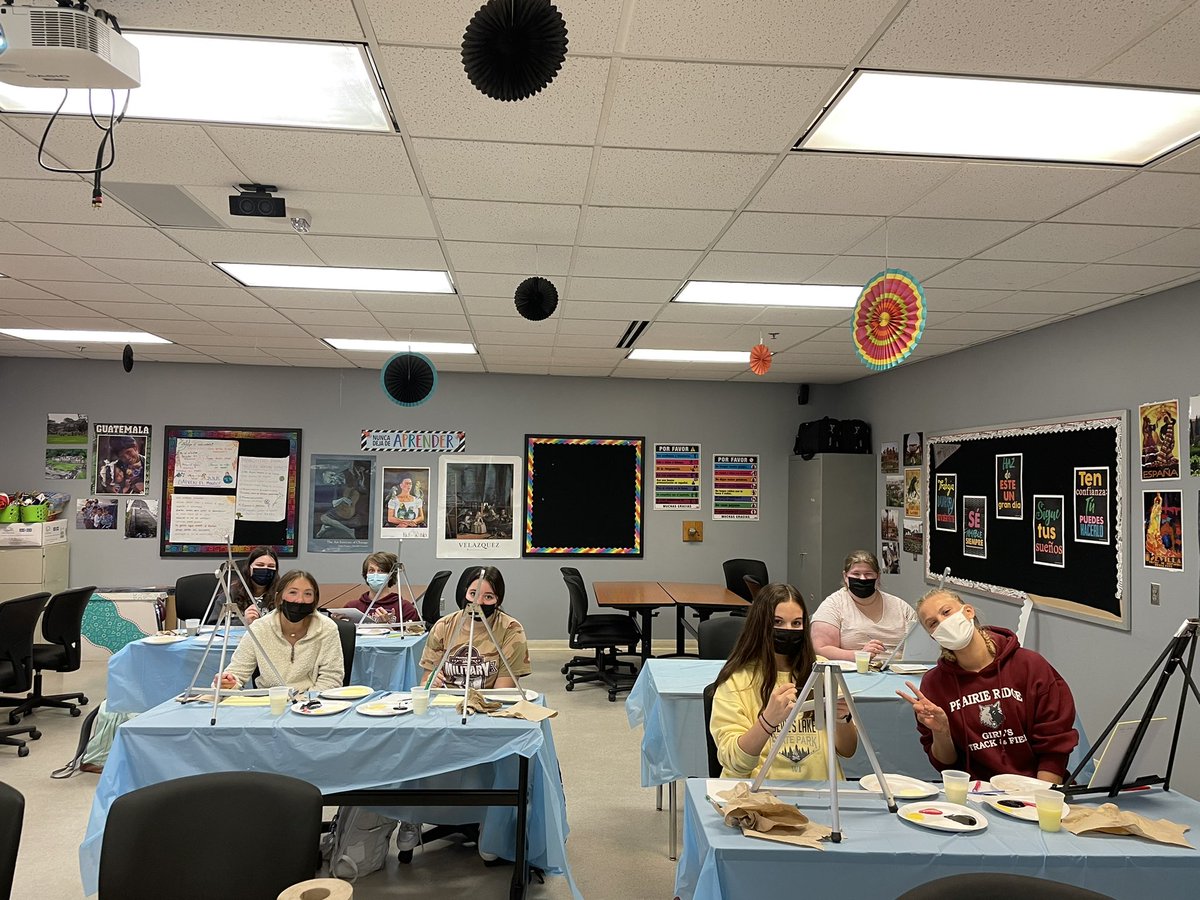 PR_SNHS's tweet photo. We had a Frida-inspired painting day today with Spanish Club/SNHS ¡qué creativos son nuestros estudiantes! #casaazul @museofridakahlo @SKochPR @SrtaGroat @SraLeePR https://t.co/6UnzjLFY4f