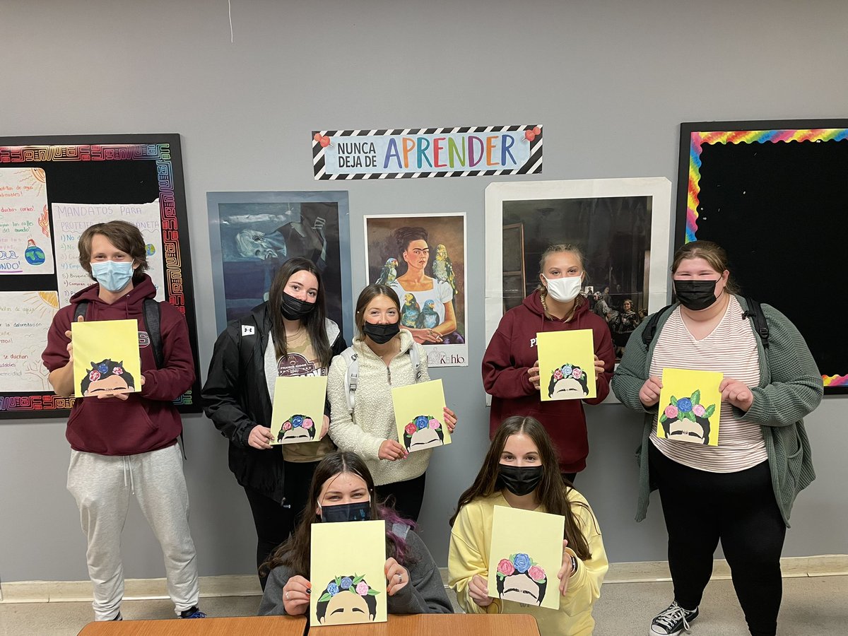 PR_SNHS's tweet photo. We had a Frida-inspired painting day today with Spanish Club/SNHS ¡qué creativos son nuestros estudiantes! #casaazul @museofridakahlo @SKochPR @SrtaGroat @SraLeePR https://t.co/6UnzjLFY4f