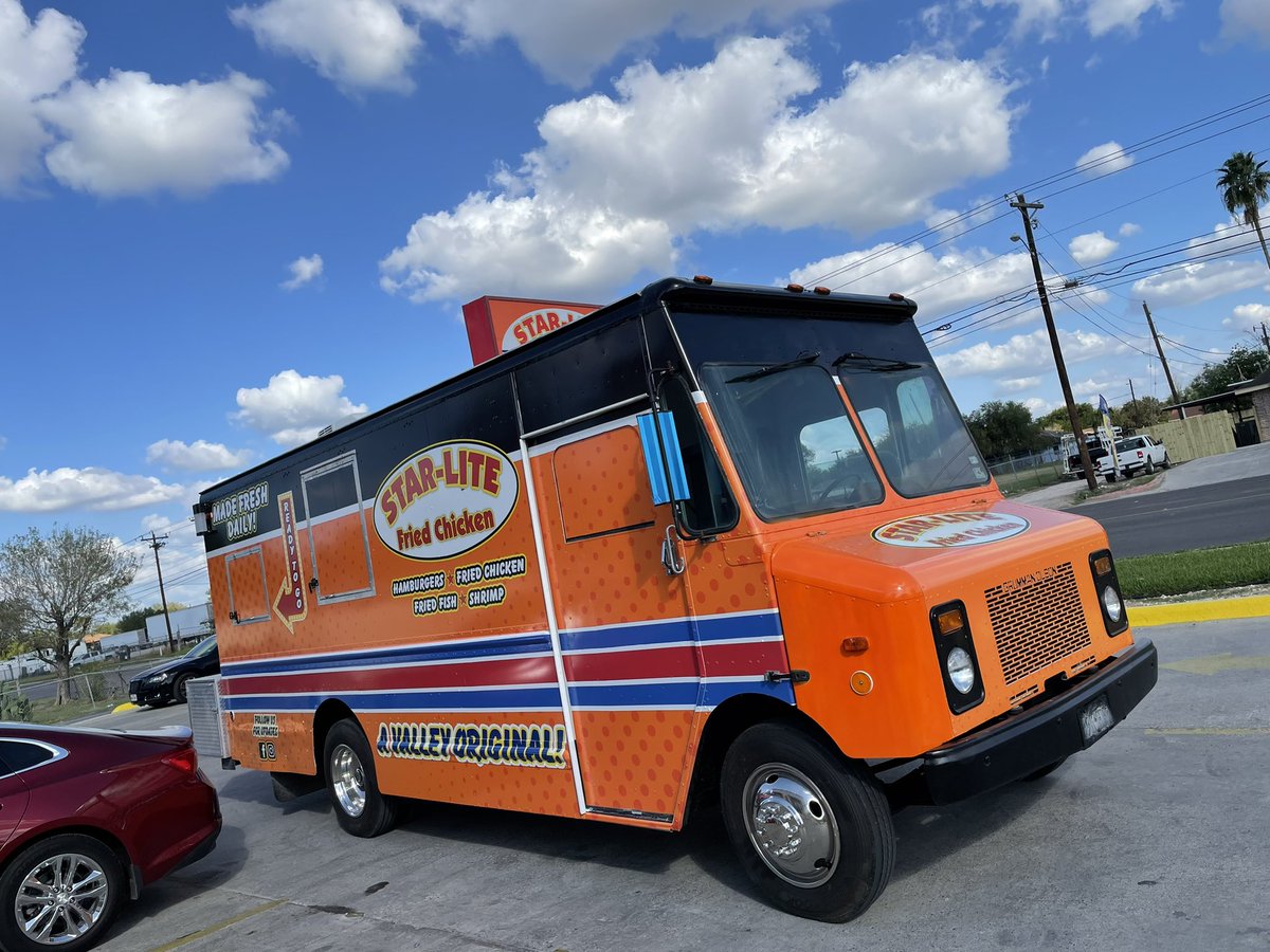 ElJerryLeal's tweet photo. Proud of this one !!! WELCOME TO THE WORLD!!! Star-Lite Is now MOBILE!!! 956 stay tune with location news! #foodtruck #legend https://t.co/sLRTwZqr14