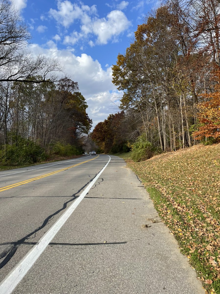 uncleb67's tweet photo. Quality #FallRide on #HinesDrive in @WCParksMi today, before some rain. @TrekBikes @astell_kern @CampfireAudio @newbalance @Starter @explorethousand @RevelateDesigns @Topeak_Intl https://t.co/HerzDoSvZ5