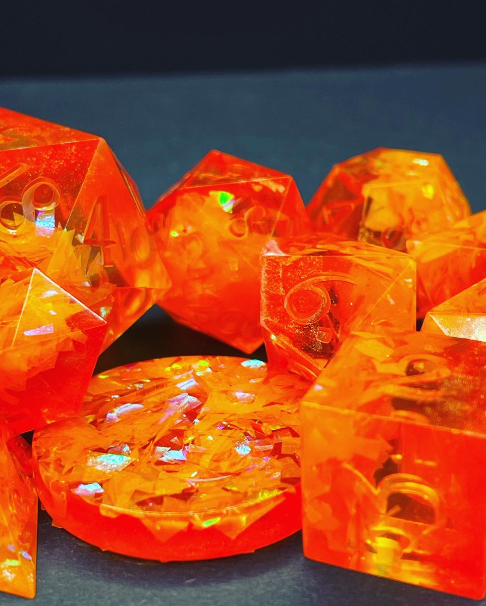 Eklipz_1's tweet photo. These represent the wildfire Druid that I love telling a story for.
#dice #dicegoblin #diceporn #dicemanic #diceporn #dnd #dnd5e #dndcharacter #dungeonsanddragons #pathfindergame #pathfinderrpg #resinart #resin #resinartist https://t.co/Tu9fXYfFF2