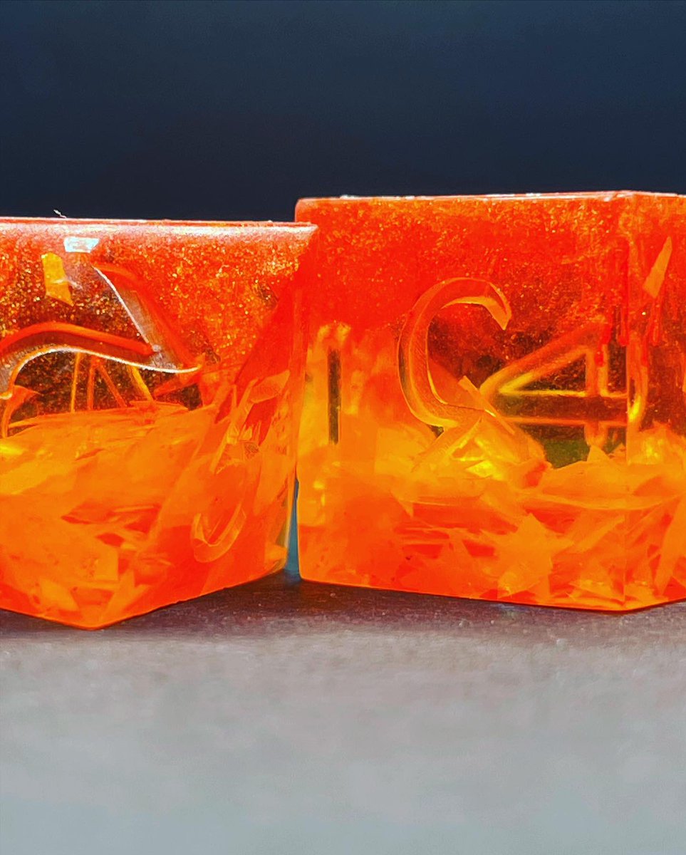 Eklipz_1's tweet photo. These represent the wildfire Druid that I love telling a story for.
#dice #dicegoblin #diceporn #dicemanic #diceporn #dnd #dnd5e #dndcharacter #dungeonsanddragons #pathfindergame #pathfinderrpg #resinart #resin #resinartist https://t.co/Tu9fXYfFF2